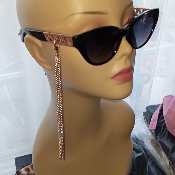 Guess Women's Sunglasses Shiny Black Cat Eye Shape Hanging Jewel | GU7690 0  NEW - Picture 5 of 6